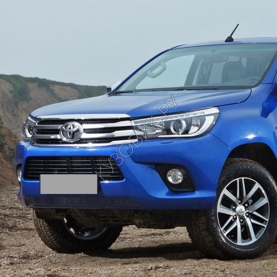 Бампер передний в цвет кузова Toyota Hilux (2015-)